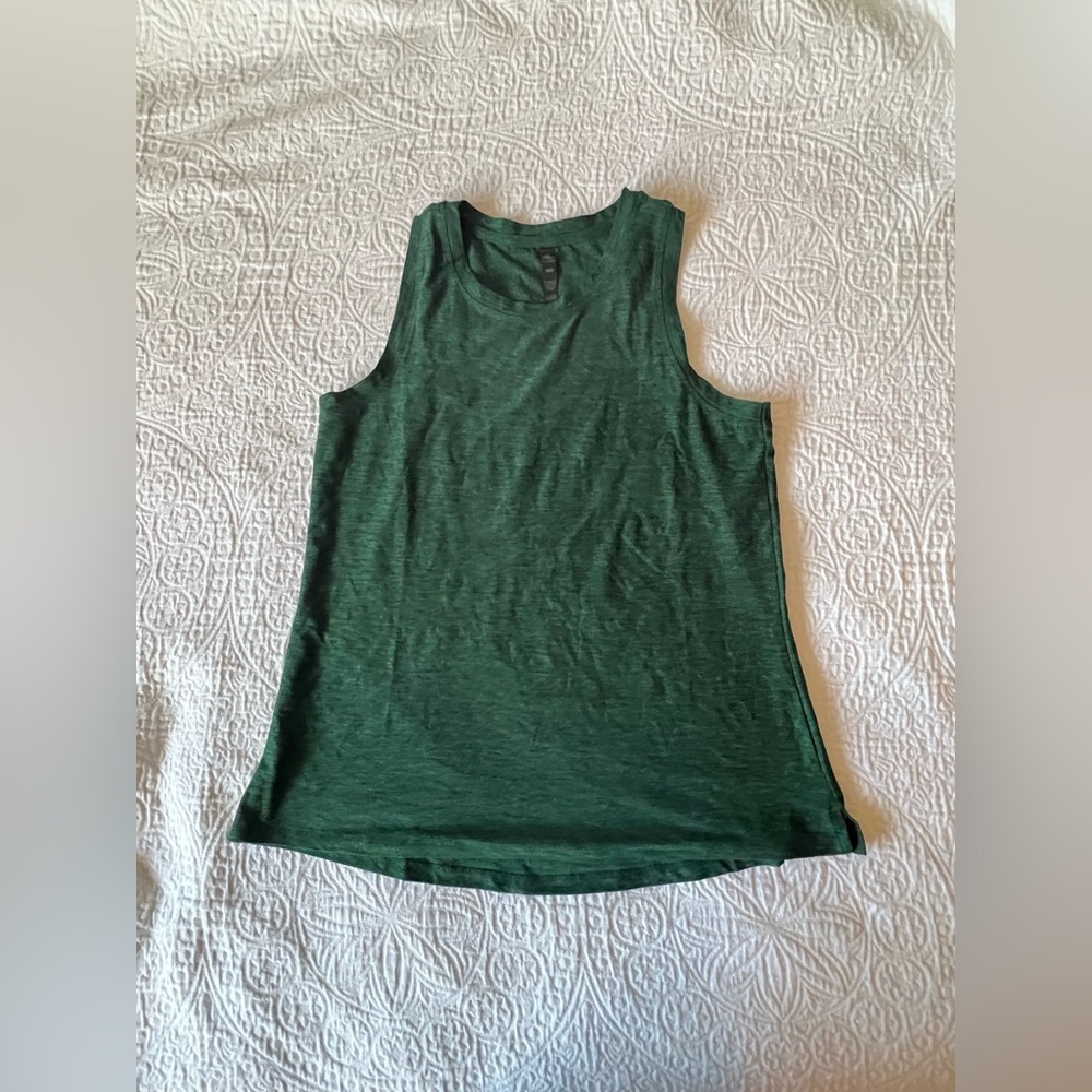 Green active tank size medium